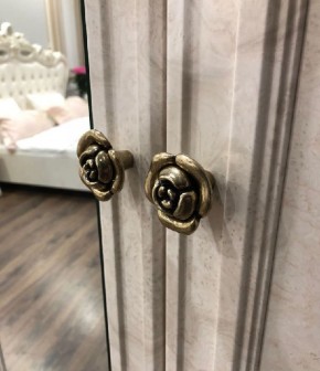 Шкаф 2-х створчатый с Зеркалом Афина (крем корень) в Шадринске - shadrinsk.ok-mebel.com | фото 2